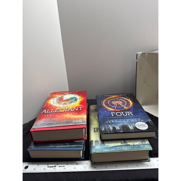 The Divergent Series HardCover Boxed Set By Veronica Roth: Divergent Insurgent A - Picture 5 of 16